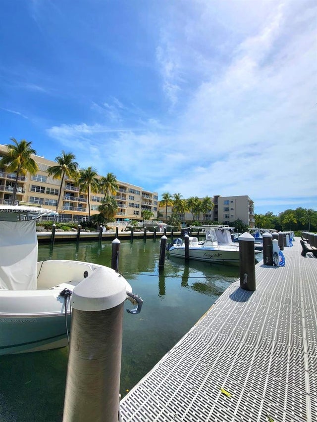 5 of 35 - 88500 Overseas Hwy 302, Tavernier, FL