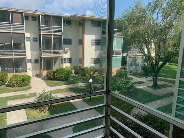 1 of 35 - 1395 Ne 167th St 209, Miami, FL