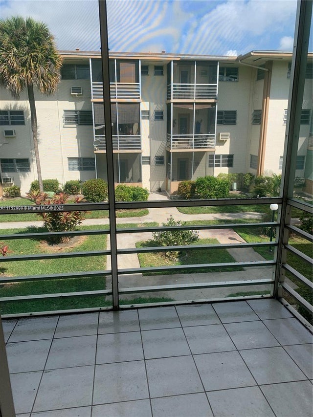 2 of 35 - 1395 Ne 167th St 209, Miami, FL
