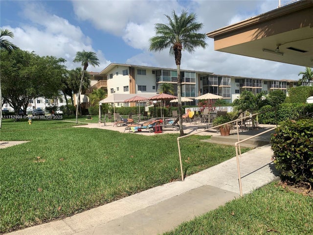 5 of 35 - 1395 Ne 167th St 209, Miami, FL