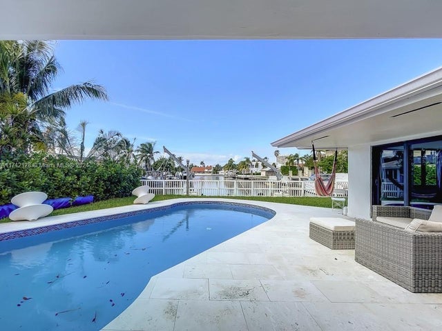 5 of 23 - 3351 Ne 164th St, North Miami Beach, FL