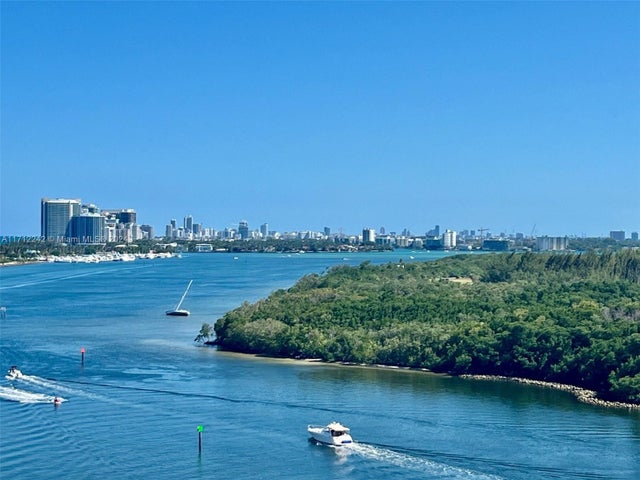 5 of 8 - 400 Kings Point Dr 1410, Sunny Isles Beach, FL