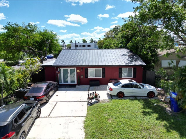 1 of 18 - 2716 Polk St, Hollywood, FL