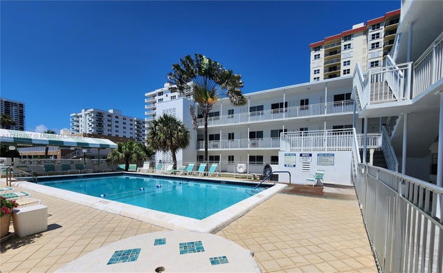 5 of 27 - 1504 S Surf Rd 57, Hollywood, FL