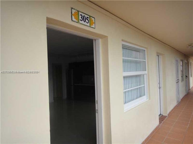 4 of 14 - 525 Meridian Ave 305, Miami Beach, FL