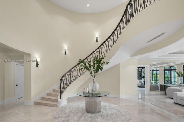 5 of 65 - 288 S Coconut Ln, Miami Beach, FL