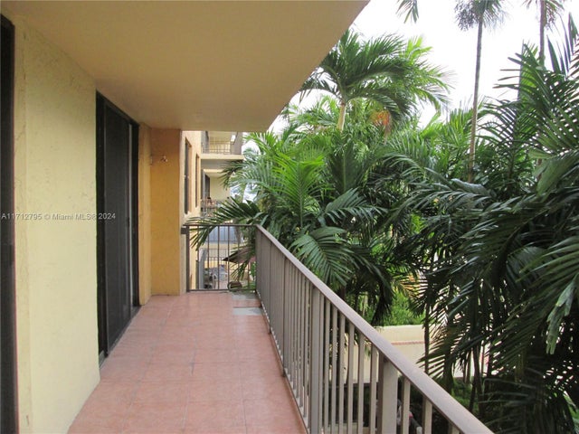 2 of 29 - 290 174th St 404, Sunny Isles Beach, FL