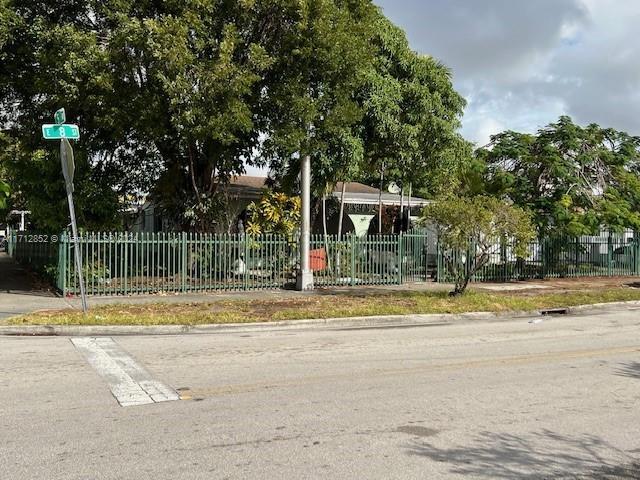 4 of 7 - 501 E 8th St, Hialeah, FL