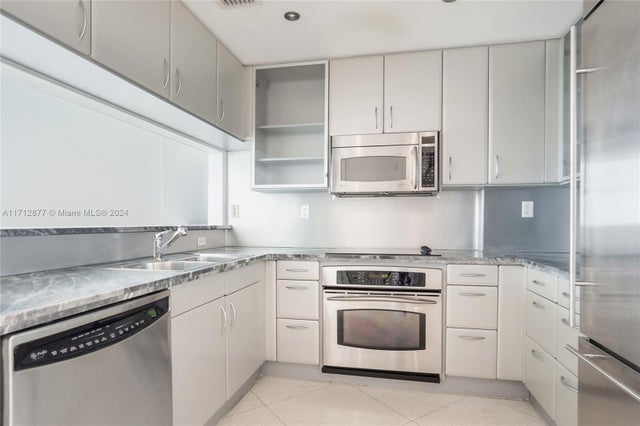 5 of 16 - 540 West Ave 1112, Miami Beach, FL