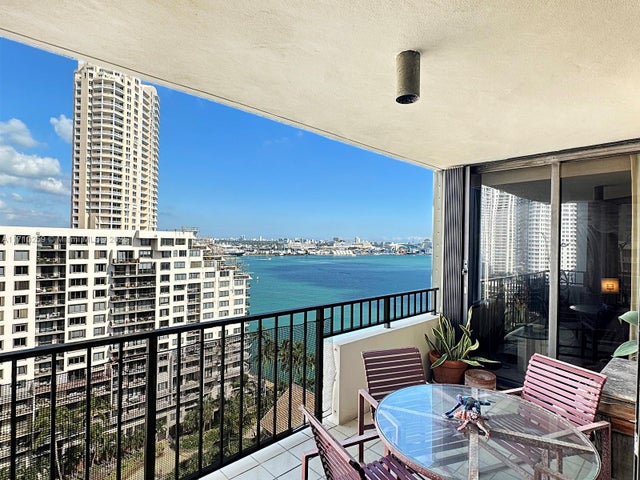 2 of 35 - 520 Brickell Key Dr A1802, Miami, FL