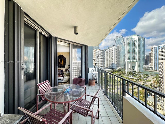 4 of 35 - 520 Brickell Key Dr A1802, Miami, FL
