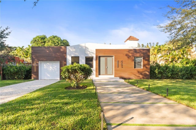 1 of 41 - 665 Ne 117th St, Biscayne Park, FL