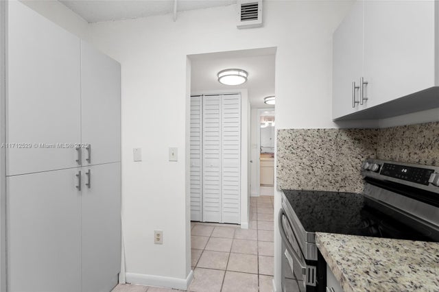 5 of 34 - 345 Ocean Dr 424, Miami Beach, FL