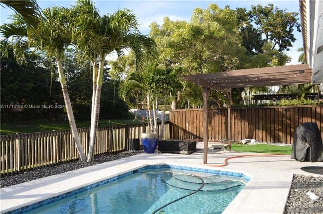 2 of 21 - 9972 Nw 5th Ct, Plantation, FL