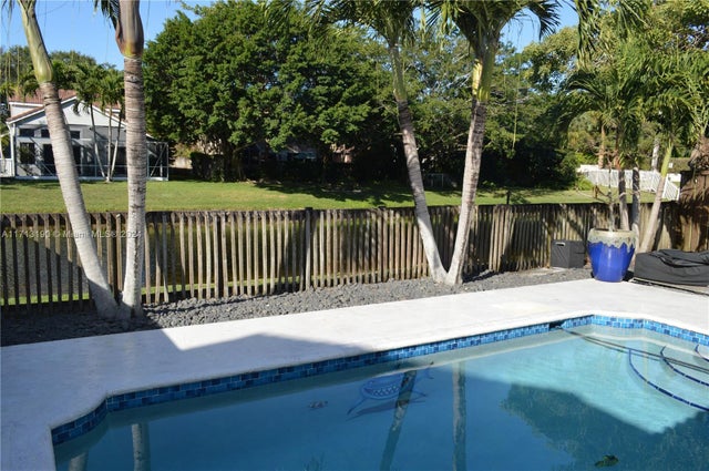 3 of 21 - 9972 Nw 5th Ct, Plantation, FL