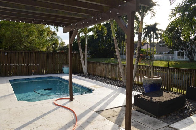 4 of 21 - 9972 Nw 5th Ct, Plantation, FL