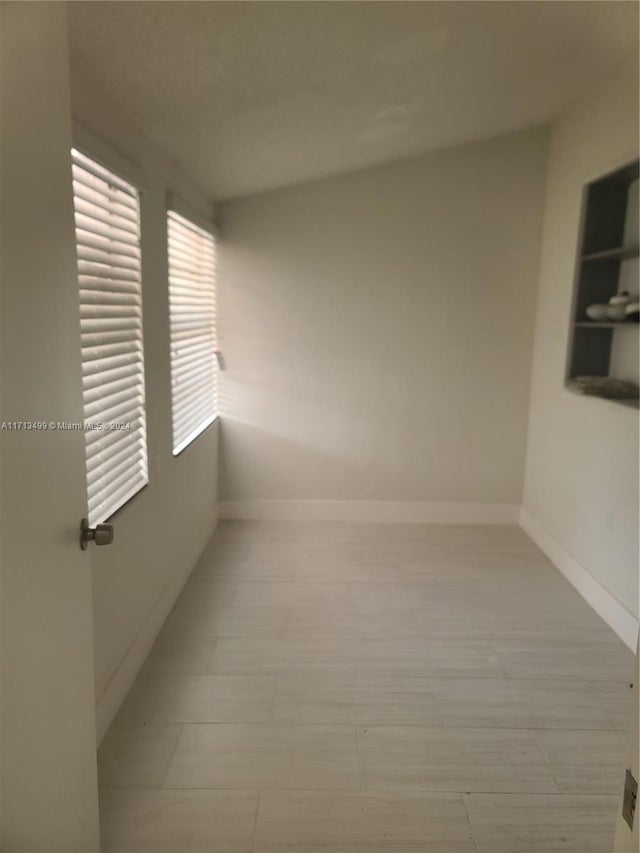 5 of 6 - 1041 Nw 32nd Pl, Miami, FL