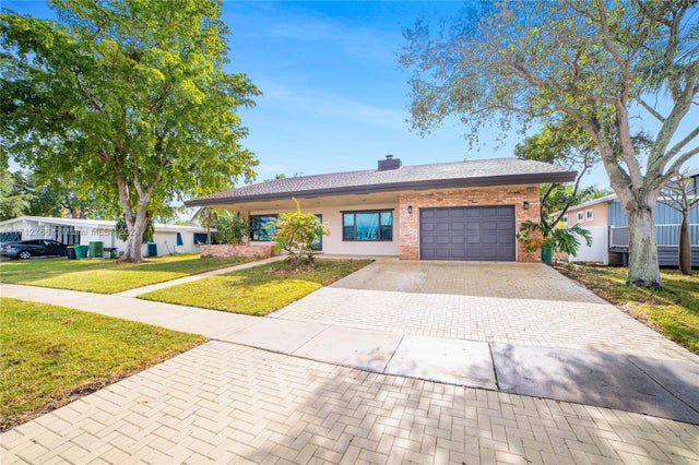 1 of 44 - 614 Ne 3rd St, Dania Beach, FL