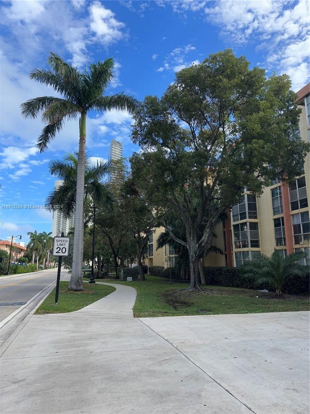 1 of 17 - 210 172nd St 523, Sunny Isles Beach, FL