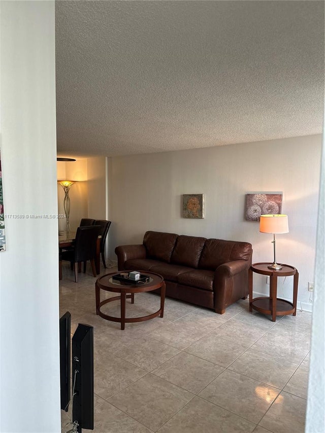 4 of 17 - 210 172nd St 523, Sunny Isles Beach, FL
