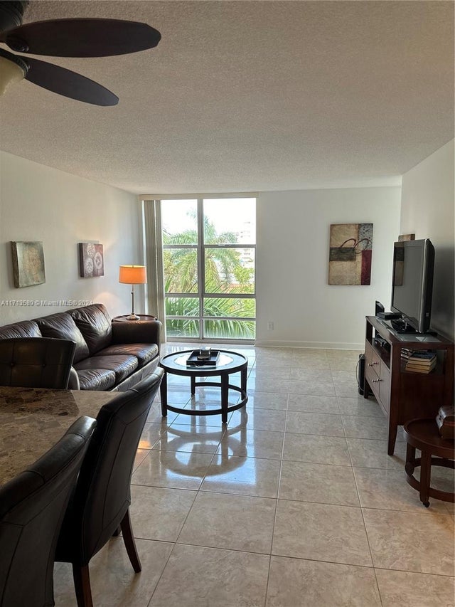 5 of 17 - 210 172nd St 523, Sunny Isles Beach, FL