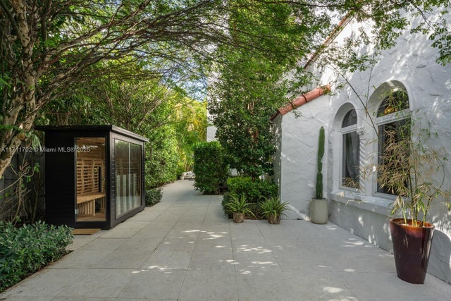 4 of 43 - 2974 Old Alton Rd, Miami Beach, FL