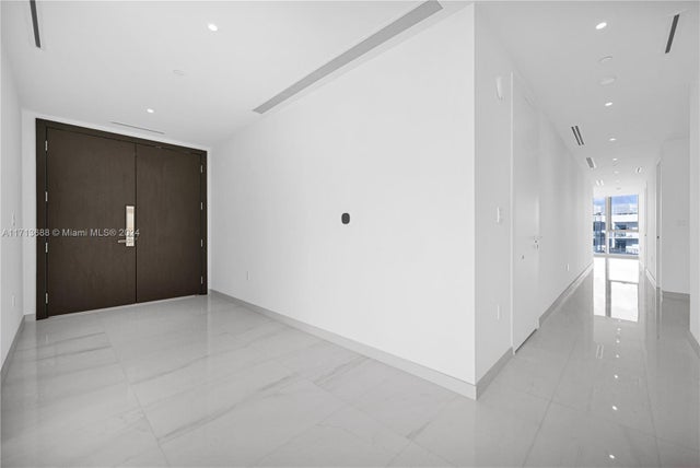 3 of 68 - 300 Biscayne Blvd Way 4303, Miami, FL