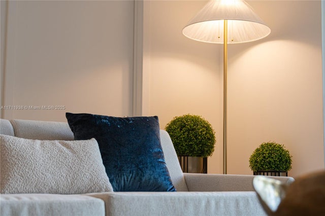 5 of 38 - 601 Ne 1st Ave 2409, Miami, FL