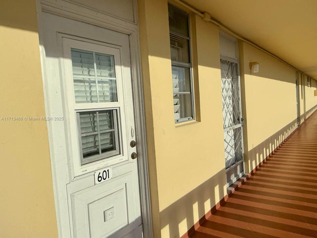 5 of 39 - 2930 Point East Dr E601, Aventura, FL