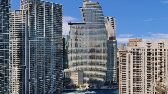 2 of 61 - 300 Biscayne Blvd Way 3605, Miami, FL