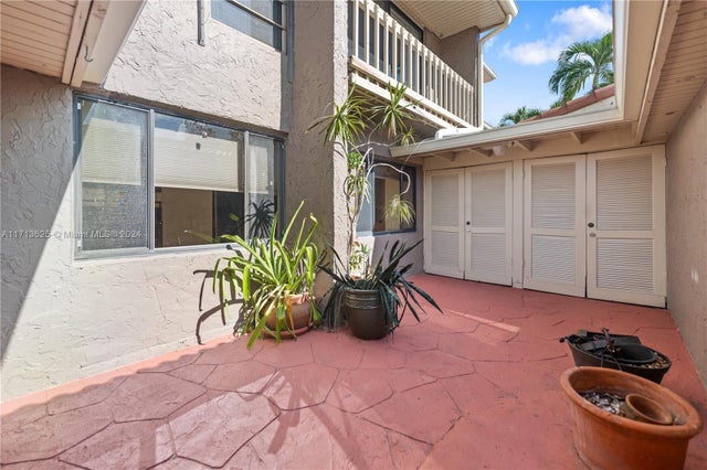 5 of 46 - 1709 Saint Andrews Rd, Hollywood, FL