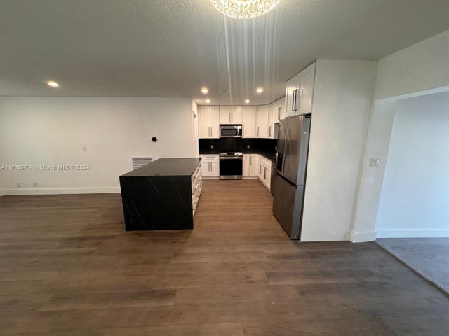 4 of 13 - 3193 Taft St, Hollywood, FL