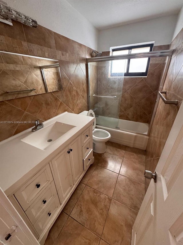 5 of 13 - 3193 Taft St, Hollywood, FL