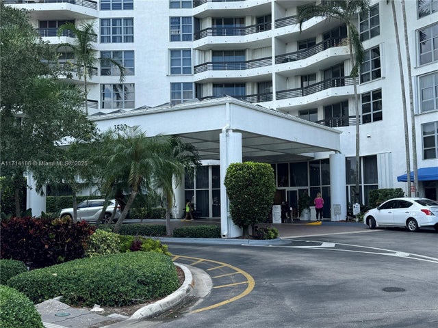 4 of 21 - 3530 Mystic Pointe Dr 2602 + Parking, Aventura, FL