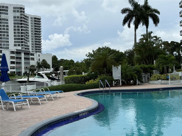 5 of 21 - 3530 Mystic Pointe Dr 2602 + Parking, Aventura, FL