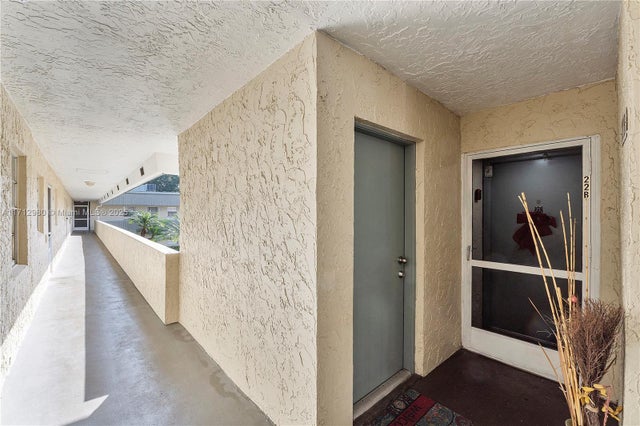 2 of 34 - 126 Sparrow Dr 22b, Royal Palm Beach, FL