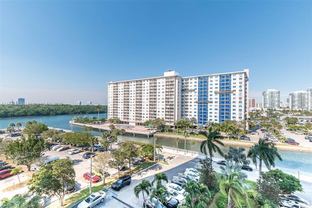 1 of 25 - 500 Bayview Dr 617, Sunny Isles Beach, FL