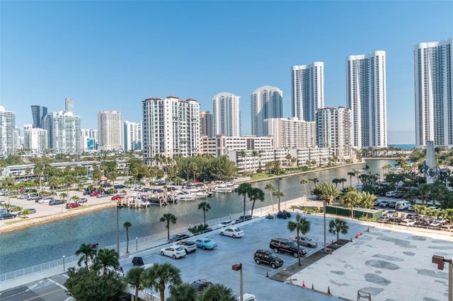 4 of 25 - 500 Bayview Dr 617, Sunny Isles Beach, FL