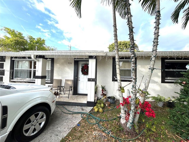 3 of 13 - 926 S 13th Ave S, Lake Worth, FL