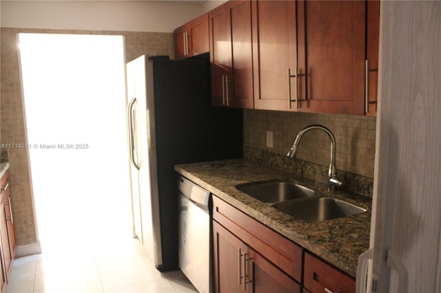 5 of 27 - 600 Sw 28th Way, Fort Lauderdale, FL