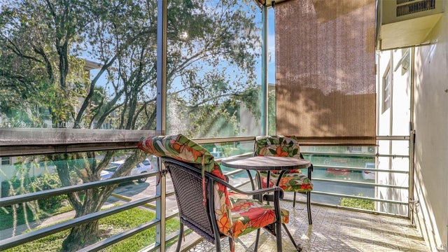 5 of 33 - 16750 Ne 14th Ave 212, Miami, FL