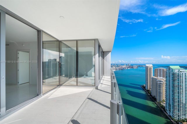 2 of 17 - 300 Biscayne Blvd Way 4605, Miami, FL