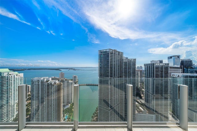 4 of 17 - 300 Biscayne Blvd Way 4605, Miami, FL