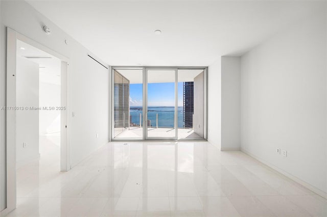 5 of 17 - 300 Biscayne Blvd Way 4605, Miami, FL