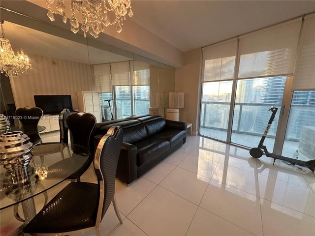 2 of 9 - 465 Brickell Ave 3204, Miami, FL