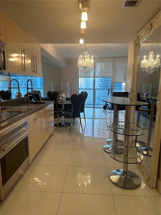 4 of 9 - 465 Brickell Ave 3204, Miami, FL