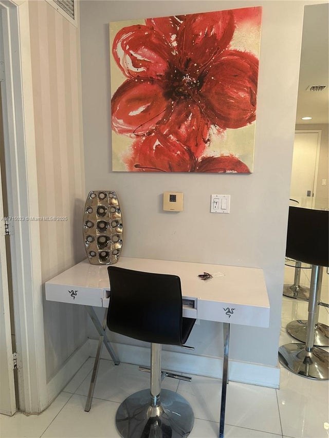 5 of 9 - 465 Brickell Ave 3204, Miami, FL