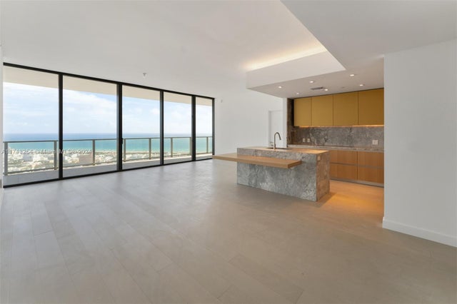 2 of 23 - 500 Alton Rd 3905, Miami Beach, FL