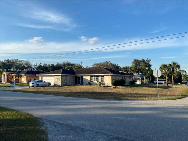 3 of 21 - 3107 E 6 St, Lehigh Acres, FL
