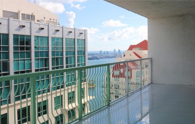 4 of 38 - 1200 Brickell Bay Dr 4214, Miami, FL